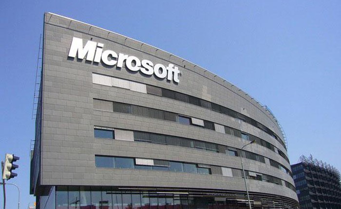 Cổ phiếu Microsoft lao dốc, giá trị công ty giảm 30 tỷ USD