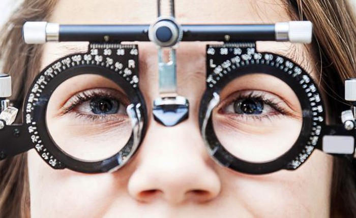 Lý giải khoa học cho việc con người bị cận thị