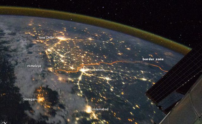 Biên giới Ấn Độ - Pakistan rực sáng trong đêm khi nhìn từ vũ trụ