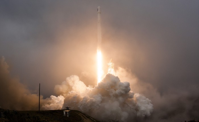SpaceX thất bại lần thứ 4 trong thử nghiệm hạ cánh tên lửa Falcon 9 trên biển