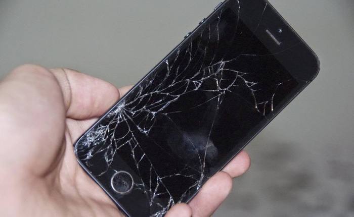 Có nên sử dụng dịch vụ ép kính khi màn hình điện thoại vỡ?