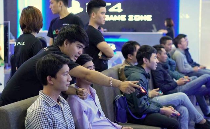 Khai trương phòng game PS4 sử dụng màn hình 4K đầu tiên tại Hà Nội