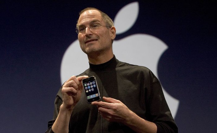 Các chuyên gia công nghệ đã từng đánh giá chiếc iPhone đầu tiên như thế nào?