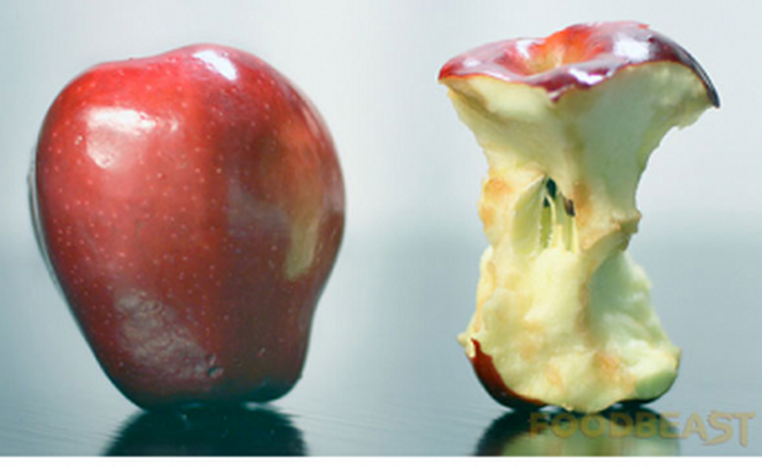 Chúng ta được dạy là phải bỏ lõi quả táo khi ăn vì có độc, sự thật thế nào?