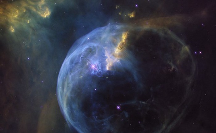 NASA chia sẻ hình ảnh đáng kinh ngạc của Bubble Nebula mừng sinh nhật 26 kính thiên văn Hubble