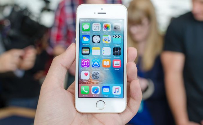 Đánh giá iPhone SE từ chuyên gia: nhanh, mượt, thời lượng pin ấn tượng