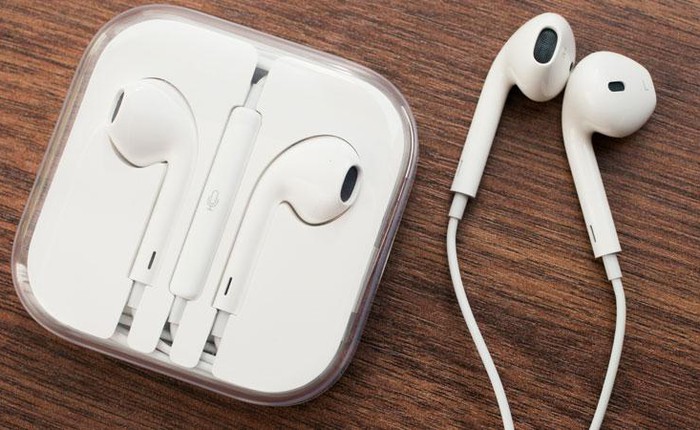 iPhone 7 sẽ vẫn sử dụng được tai nghe EarPod cũ mặc dù không có jack cắm 3.5mm