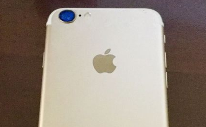 Lần đầu lộ ảnh iPhone 7 màu gold: đã hô biến vạch ăng-ten xấu xí, không còn cổng cắm tai nghe?