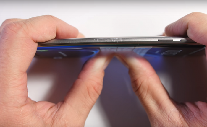 Galaxy S7 edge có thể bị bẻ cong, cào xước, đốt cháy?