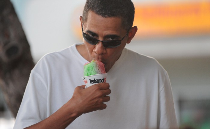 Tổng thống Obama muốn mở sạp bán áo phông tại Hawaii sau khi về hưu, chỉ bán duy nhất áo màu trắng