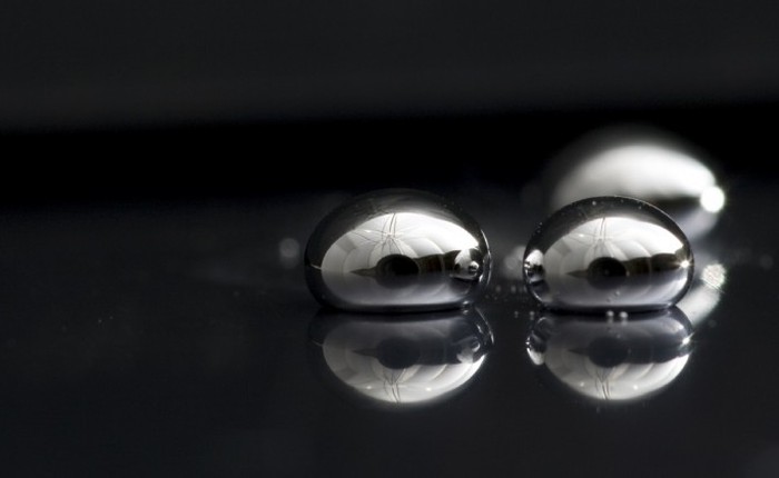 Apple có thể sử dụng kim loại lỏng để chế tạo nút Home cho iPhone