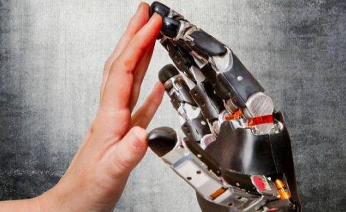 Chế tạo thành công tay robot biết "sờ", mang lại cảm giác êm ái như tay người