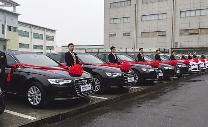 Ông chủ hào phóng mua tới 13 chiếc Audi A6 làm phần thưởng Tết cho nhân viên