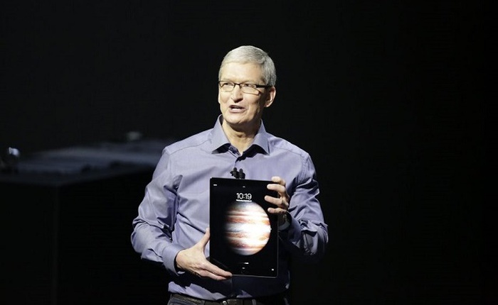 Tim Cook vui mừng vì iPad đã bắt đầu... chạm đáy