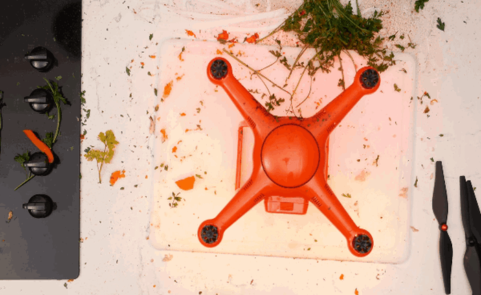 Bạn có thể dùng drone để nấu ăn nếu không để tâm đến đống bừa bộn sau khi nấu xong