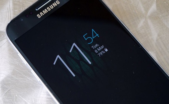 Motorola "tố" Samsung vay mượn tính năng "Always on" trên những chiếc smartphone Moto