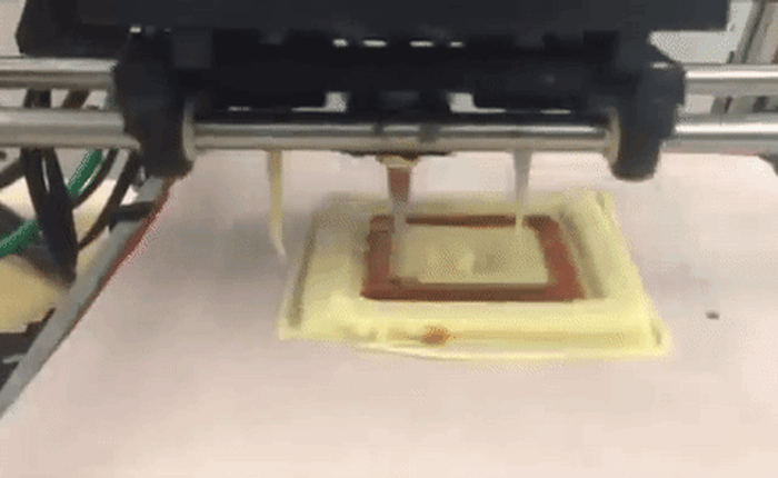 Xem máy in 3D thức ăn cho phi hành gia tạo ra chiếc pizza tuyệt vời như thế nào