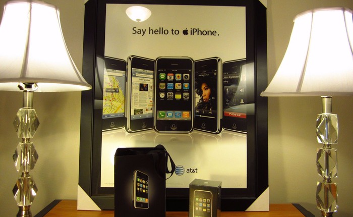 Xuất hiện iPhone đời đầu, còn nguyên seal được bán với giá 22.000 USD