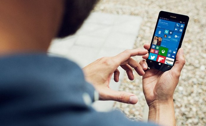 Đại lý 'cắn răng xả hàng', Lumia 950 giảm giá còn 8 triệu