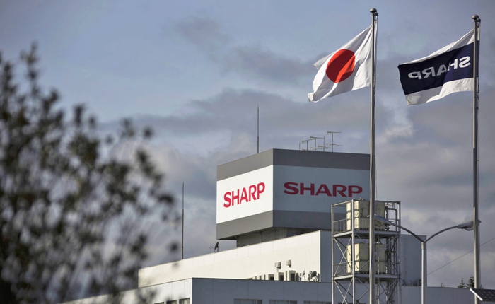 Foxconn đột ngột trì hoãn việc mua lại Sharp vì quá nhiều "nợ tiềm tàng"