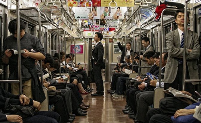 Muốn biết người Nhật văn minh như thế nào hãy đi tàu điện ngầm ở Tokyo