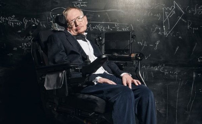 Stephen Hawking lại cảnh báo thế giới, nhưng lần này không phải là vì người ngoài hành tinh