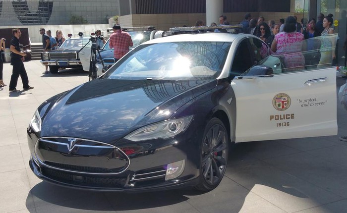 Sở cảnh sát Los Angeles xem xét sử dụng Tesla Model S vì phù hợp với "truy đuổi tốc độ cao"