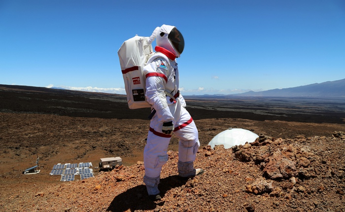 6 tình nguyện viên NASA vừa kết thúc 1 năm trời sinh sống trong hầm khép kín, giả lập môi trường sao Hỏa