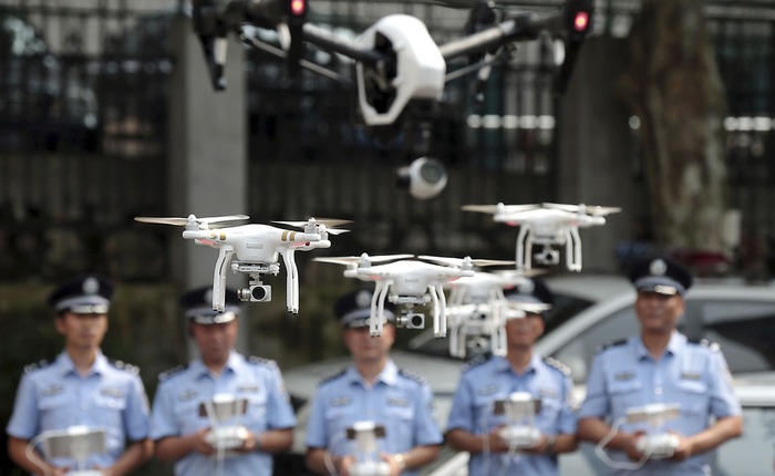 Cảnh sát Trung Quốc triển khai hơn 300 drone giám sát giao thông tại các đường cao tốc