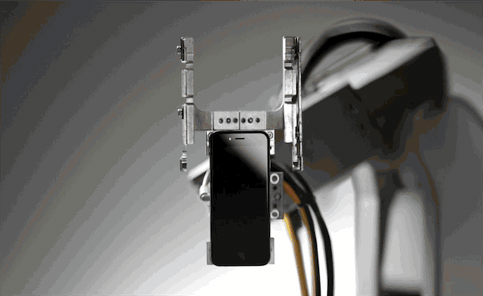 Video Apple mới tung ra cho chúng ta biết họ làm gì với những chiếc iPhone cũ