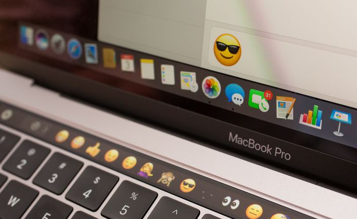 MacBook Pro bản Touch Bar dần xuất hiện tại các cửa hàng, vẫn chưa đủ đáp ứng số lượng do đơn đặt hàng quá lớn