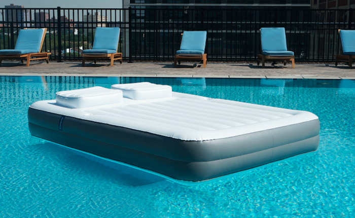 Đây là chiếc giường tuyệt vời nhất để bạn thả mình trên dòng nước trong ngày hè oi bức