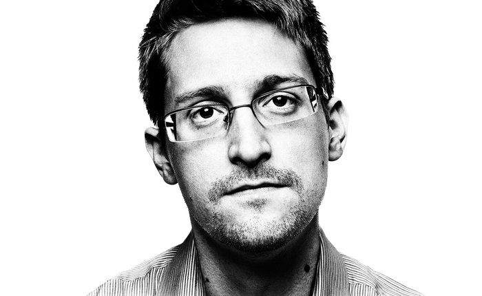 Cựu điệp viên Edward Snowden: nói FBI không mở được chiếc iPhone là điều vớ vẩn