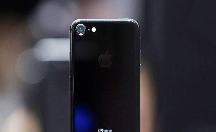 Vì sao Apple ra mắt iPhone 7 và 7 Plus đen bóng?
