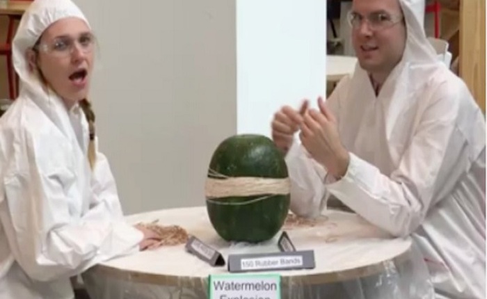 Quay video về quả dưa hấu, 2 người này kiếm về 800 nghìn người theo dõi và 8 triệu lượt xem