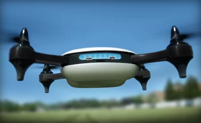 Thanh niên 18 tuổi sáng tạo ra drone nhanh nhất thị trường: bay 136km/h mà vẫn quay được video 4K