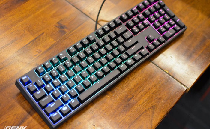 Bàn phím cơ CM MasterKeys Pro: Vẫn cô gái ấy, nhưng màu mè biết mấy