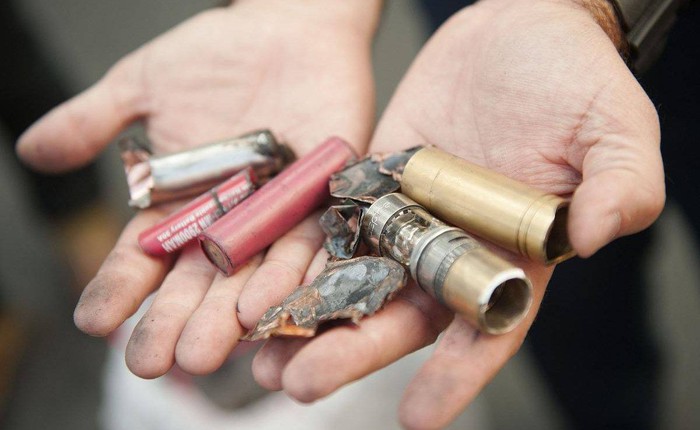 Pin lithium trong thuốc lá điện tử phát nổ, thiêu rụi túi LV giá gần 2.000 USD