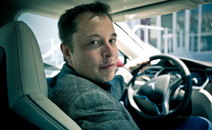 Đọc những dòng tweet ngày hôm qua của Elon Musk, chúng ta mới hiểu ông "dị" đến mức nào