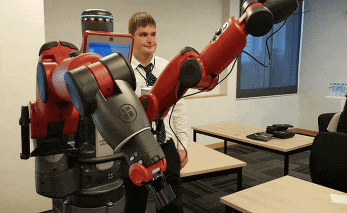 Cận cảnh robot công nghiệp độc nhất vô nhị giá 1,3 tỷ được một trường Đại học Việt Nam mua về để giảng dạy