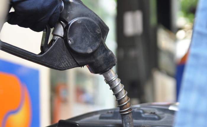 Xăng dầu đồng loạt giảm, giá xăng còn hơn 16.000 đồng/lít