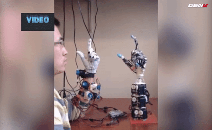 [Video] Lần đầu tiên một bàn tay robot lại có thể bắt chước y như tay người thật