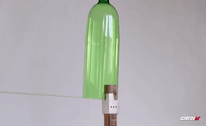 [Video] Thiết bị giúp biến chai nước bỏ đi thành dây nhựa hữu ích
