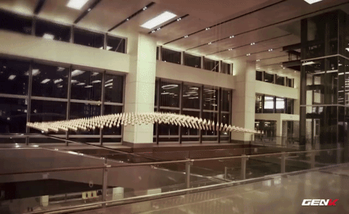 [Video] Tác phẩm điêu khắc động có 1 không 2 tại sân bay Changi, Singapore