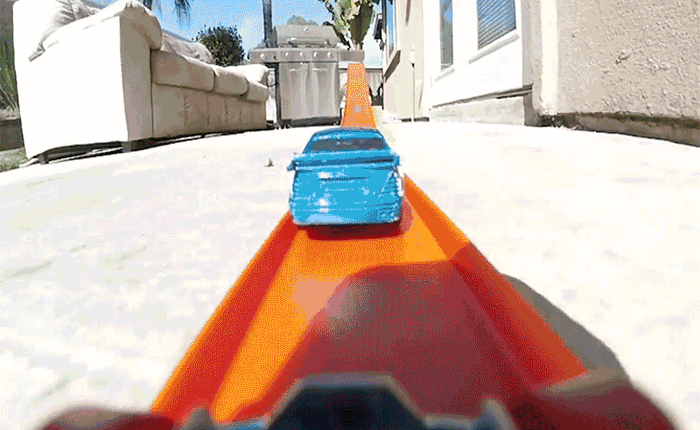 Xem đua xe đồ chơi dưới góc nhìn camera GoPro, trông chẳng khác gì Fast & Furious