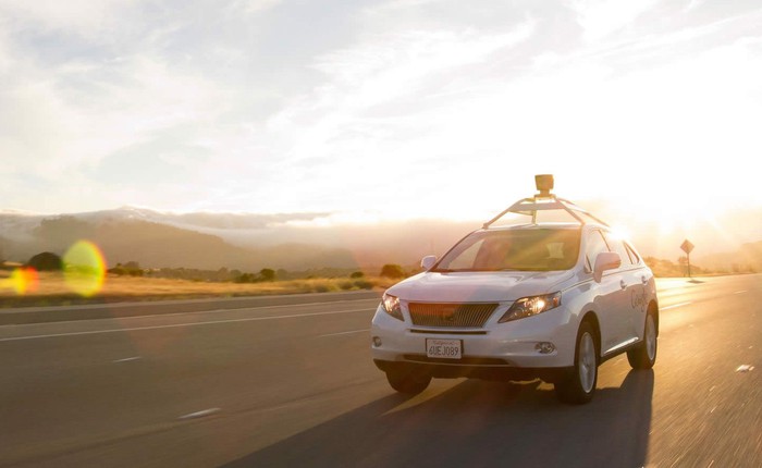 Nhờ bằng sáng chế của Google, ô tô tự lái nay còn biết phát hiện cả xe cảnh sát
