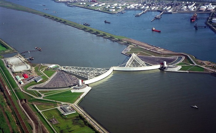 2/3 quốc gia dễ ngập lụt, người Hà Lan đã tạo ra hệ thống đê biển vĩ đại nhất hành tinh
