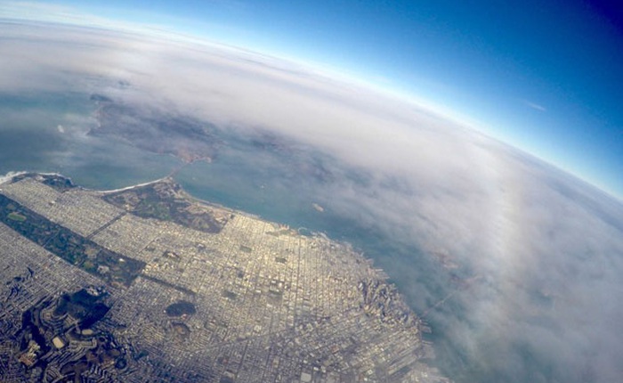 Treo máy ảnh Sony A7s lên bóng bay và đây là những bức ảnh đẹp tuyệt từ độ cao 27km