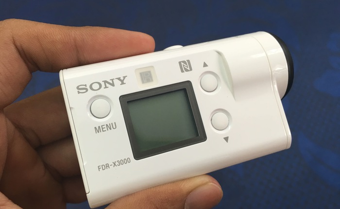 Camera hành trình mới nhất của Sony FDR – X3000R nhỏ, gọn, quay 4K và có màn hình riêng