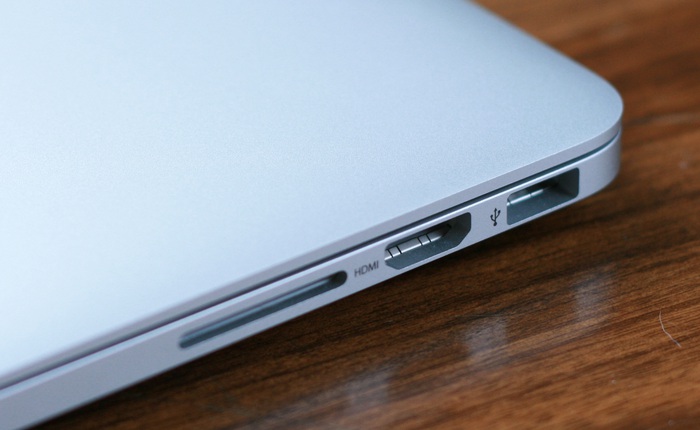 Apple đã giết chết điều mà các nhiếp ảnh gia thích nhất ở MacBook Pro: Đầu đọc thẻ SD